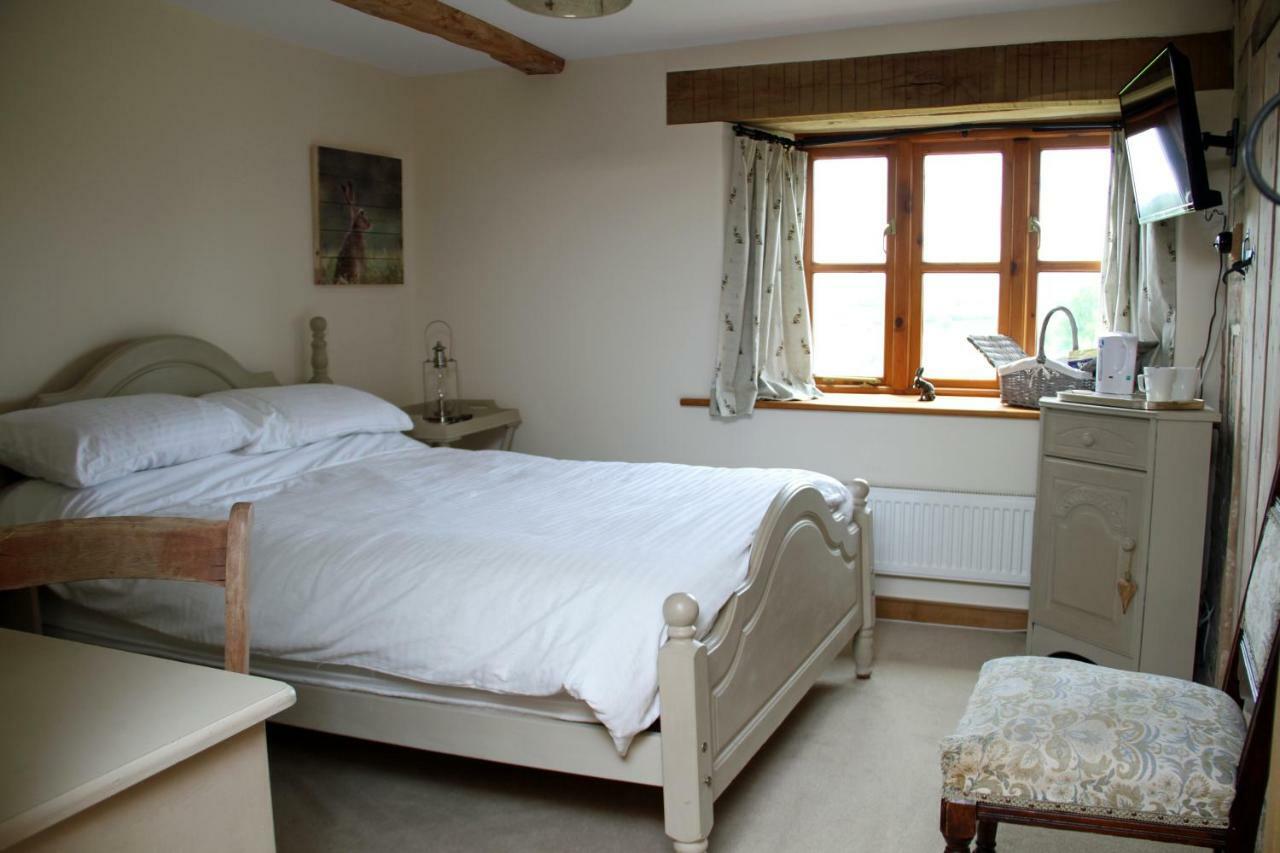 Wedmore Castle Farm Bed & Breakfast エクステリア 写真