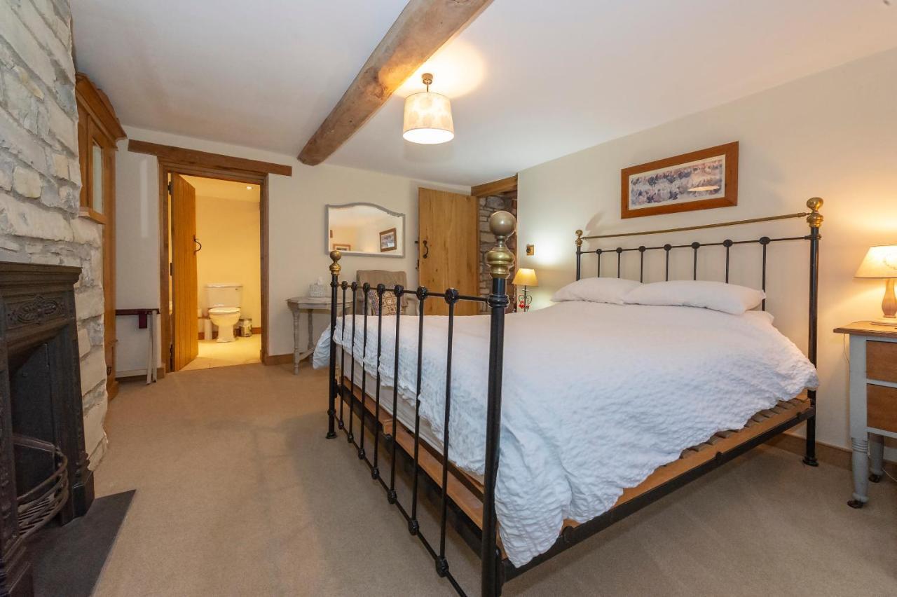 Wedmore Castle Farm Bed & Breakfast エクステリア 写真